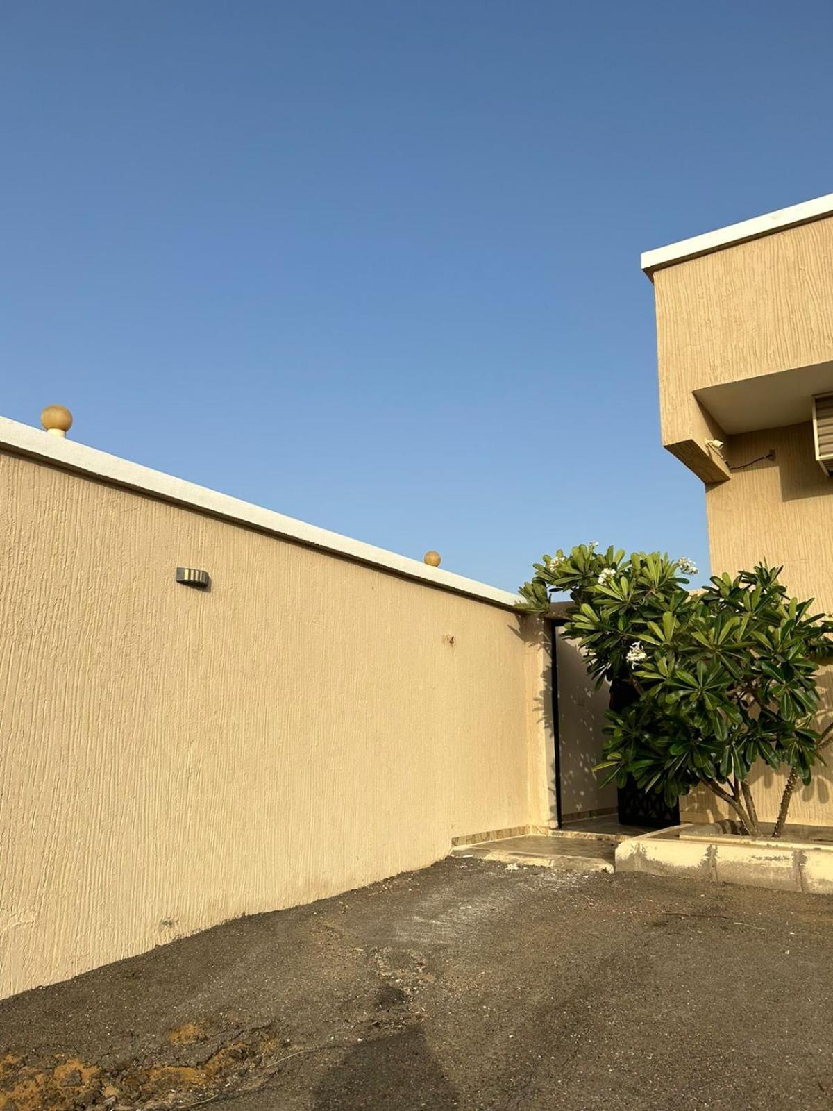 شقة هادئه2 Apartment Yanbu Exterior photo